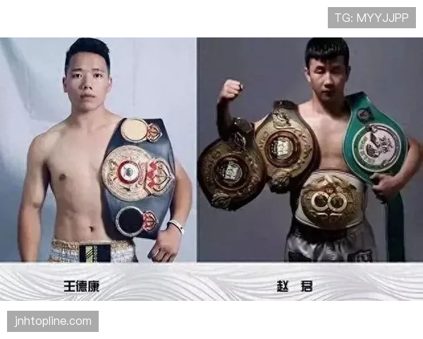 熊朝忠训练完蹲路边啃馒头那会儿,谁还记得他拿过世界拳王金腰带? 熊朝忠训练完蹲路边啃馒头那会儿,谁还记得他拿过世界拳王金腰带?