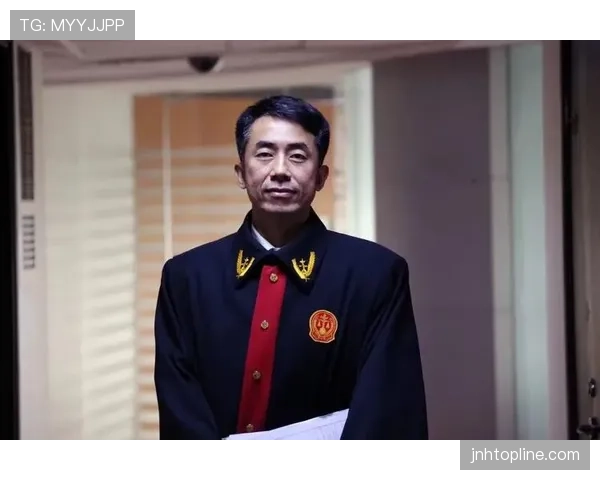 裁判职责重点:确保判罚一致性与比赛规则严肃执行 裁判职责重点:确保判罚一致性与比赛规则严肃执行